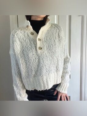 Everlane "The Lofty Knit Henley" cream collared sweater with buttons M